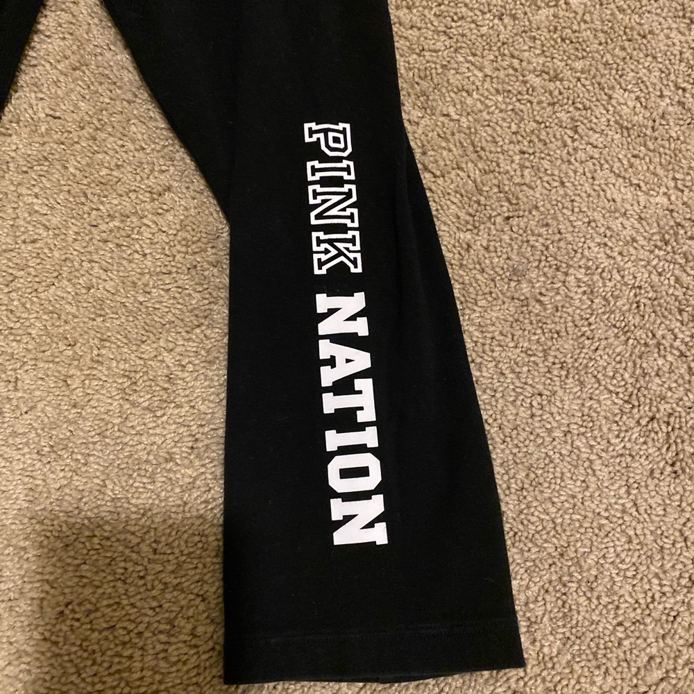 PINK cropped leggings
